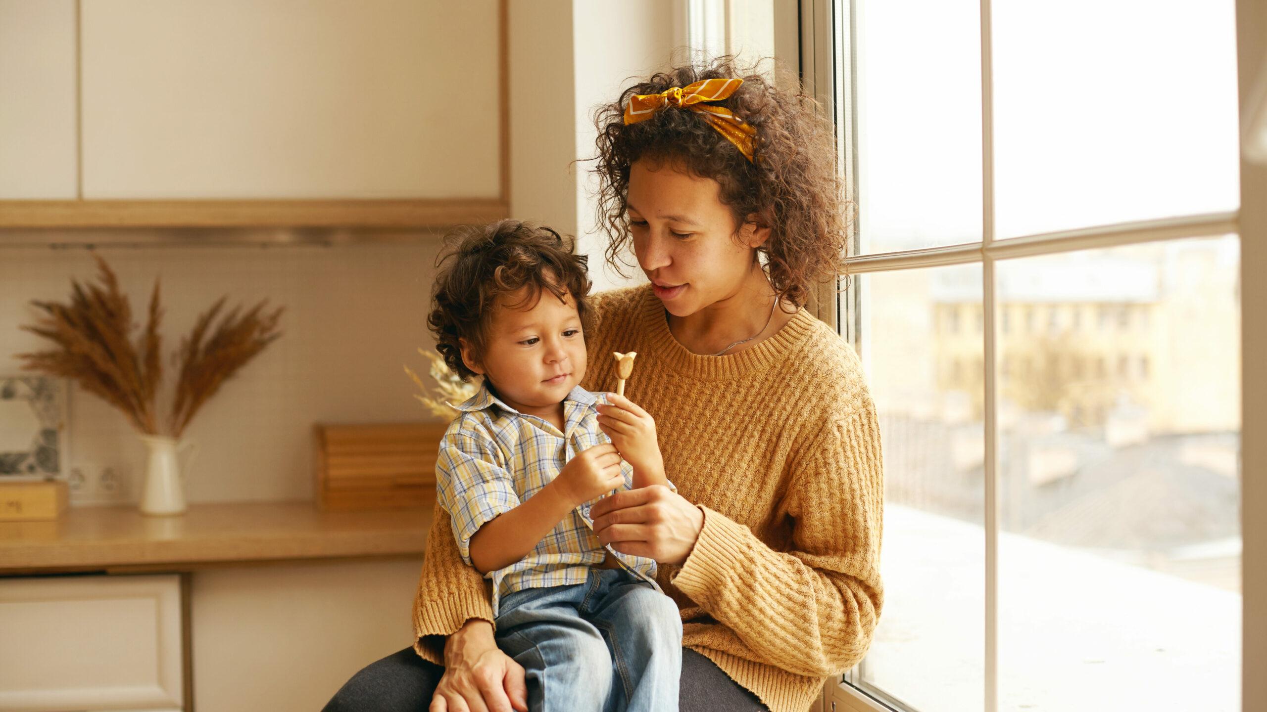 La sensibilité parentale illustrée par une mère et son enfant